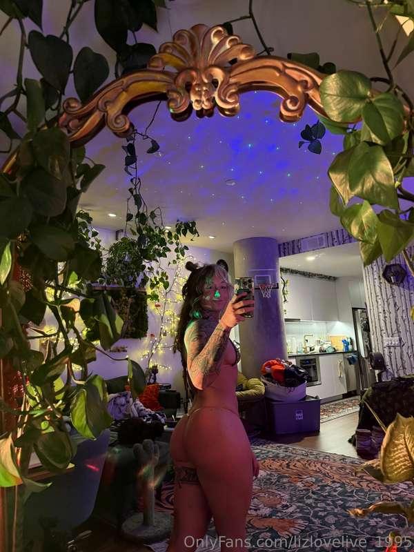 Live tonight on my VIP at 8:30pm MDT 😜✨🌱