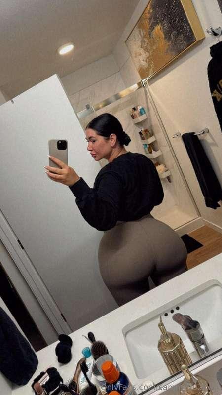 You’re staring at the best seat in the house 🥵🍑