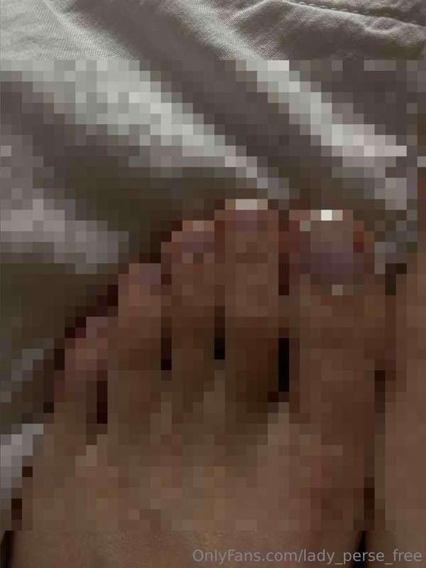 Just got new french pedicure 🦶🏻👑8 pictures of my feet 😈 Cove..