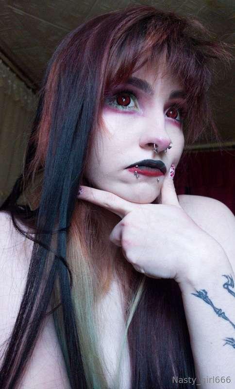 Hmm..wh👁️t c👁️n I come up with to k👀p you here longer? 