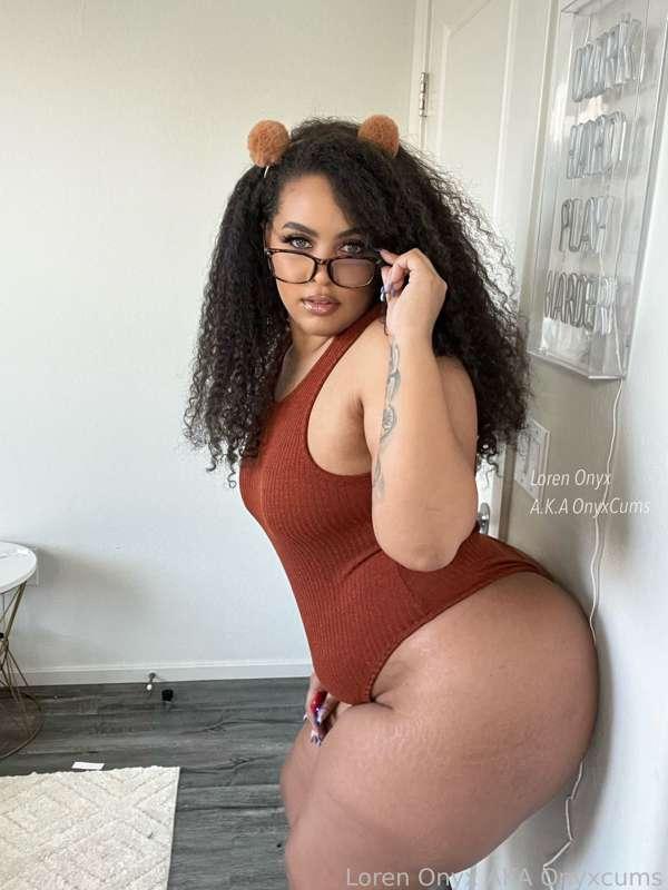 onyxcums image #1