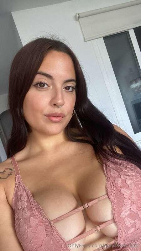 Esta chica argentina residente en nuestro pais me tiene comp..