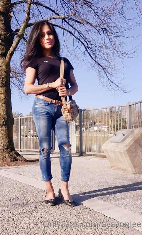 Come join with me. I'm just a naughty  girl  in town.