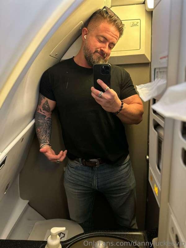 Flying to Vegas for some fun! I don’t get how anyone joined ..