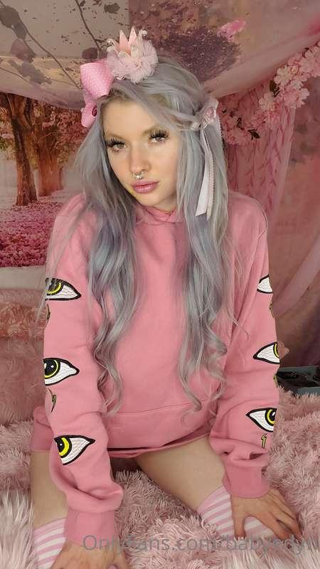 "👄 Bedtime elegance in shades of pink. A symphony of desire ..