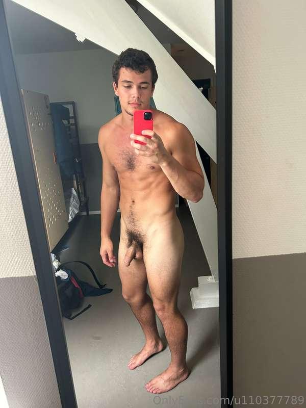 connorbottoms image #1