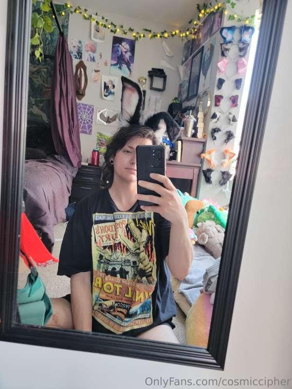 I promise im still Alive 🥰 ill try to get new content out so..
