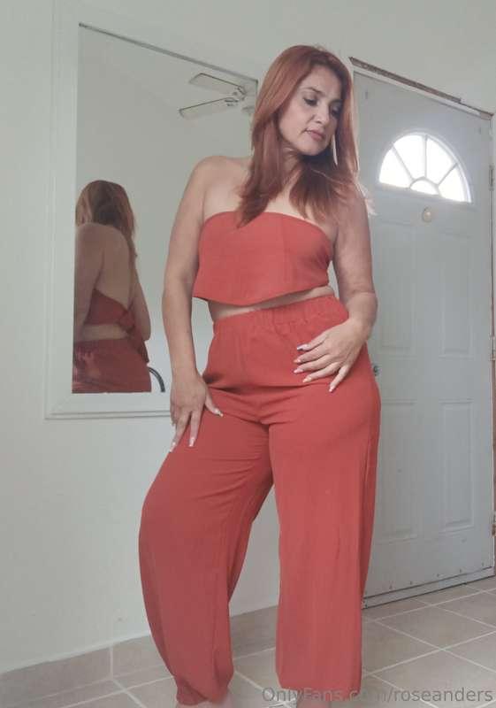 Hi sweetie mommy is bored any ideas you want to give mommy 😈..