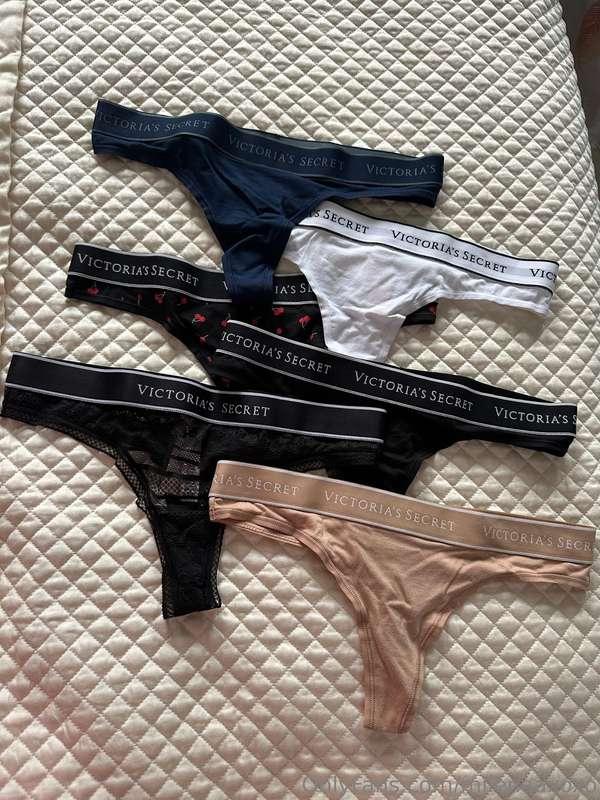 New Thongs from Victoria Secret 😍 Would you like to see me i..