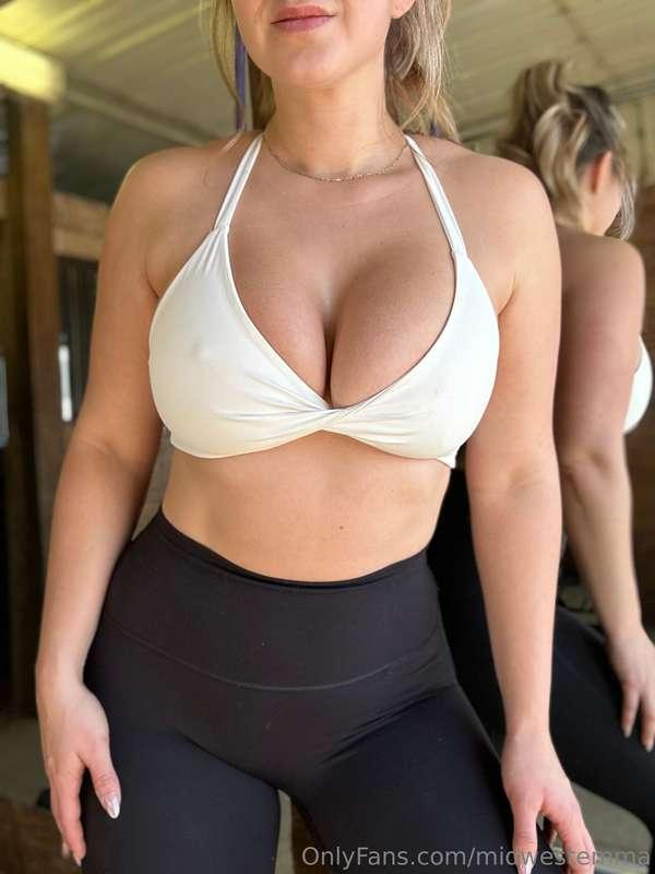happy one year anniversary for my boob job!!