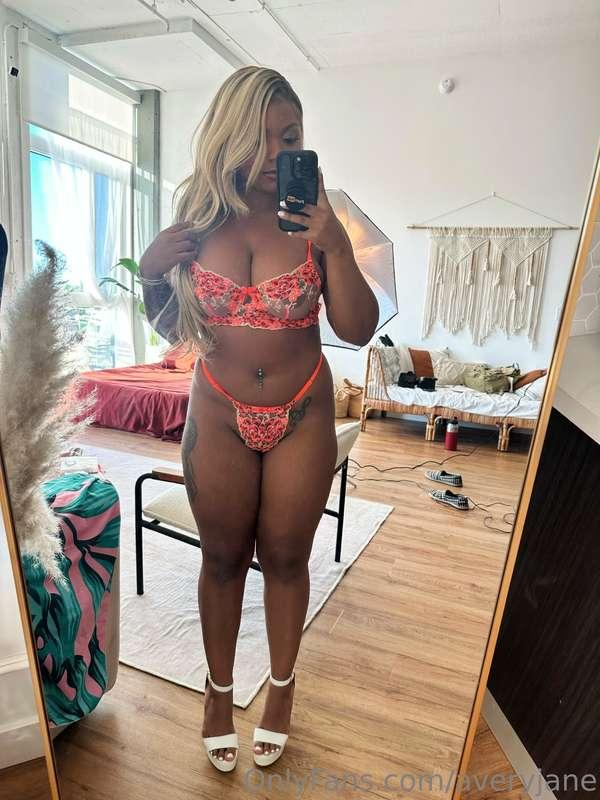 Babe, cum to my DM's 💋