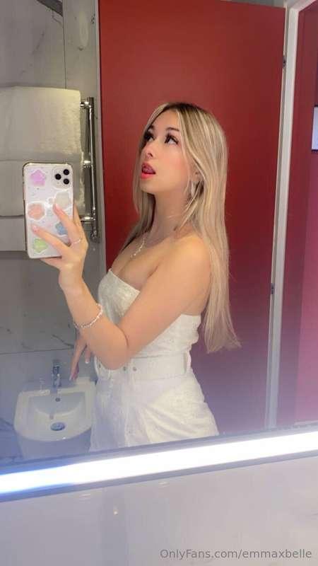 Hi! how are ya'll doing? 🥰 message me so we can have some fu..