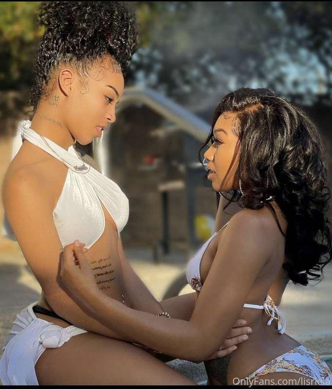 Y’all want more girl on girl or wat 💦