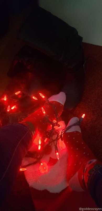 Had to have a little foot fun today while putting lights up...