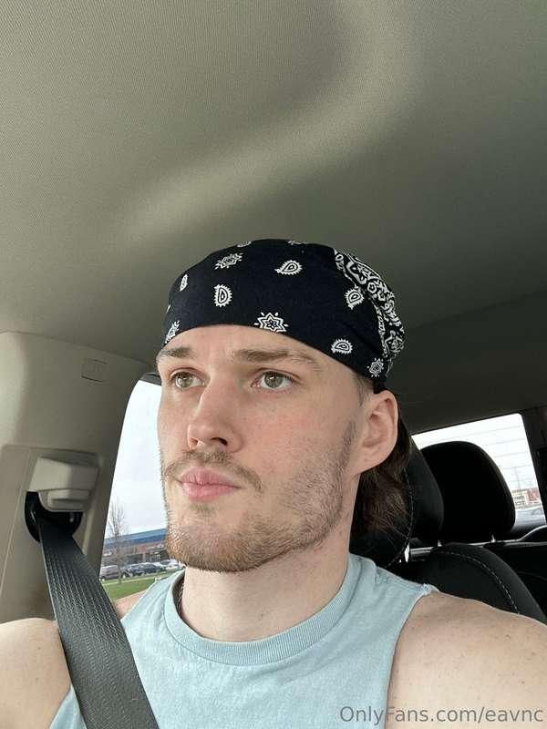 Bandana on, eyes on the road. Let’s ride. 😎