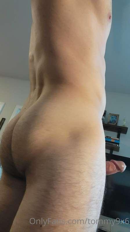 Rare booty shot
