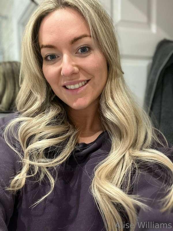 Guys, I got my hair done today! Do you like it? 👱‍♀️