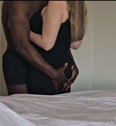 Today I decided to sneak away from work for a sexy lunch dat..