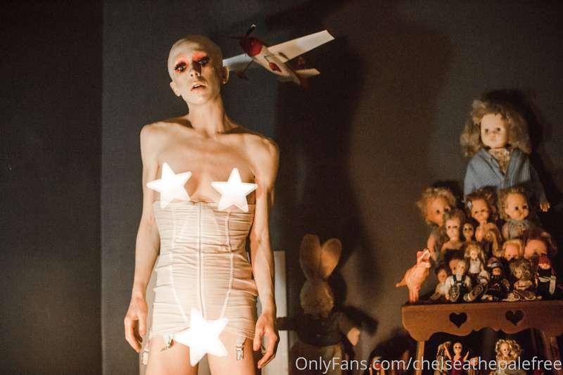 Who else likes it weird 🥴?