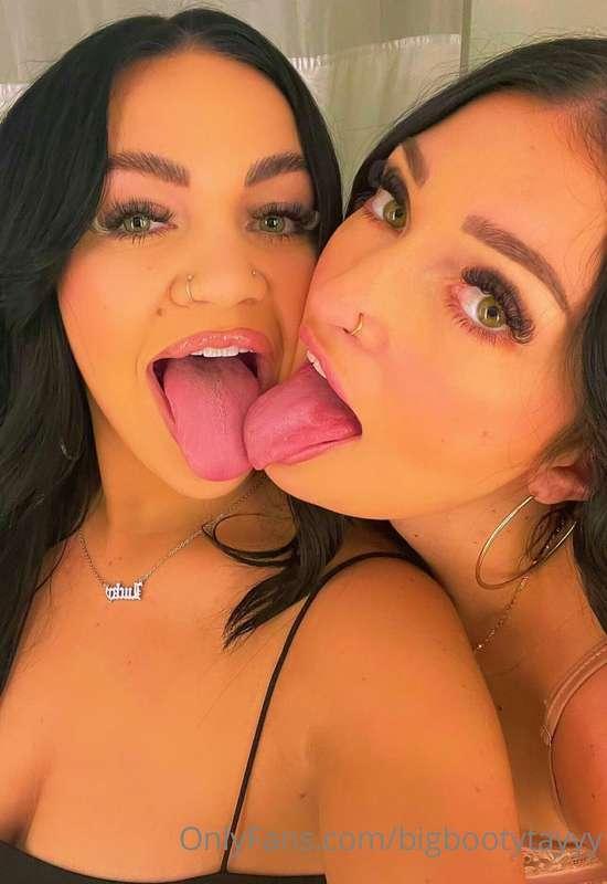Who wants content of me and @princesstehy again? 😈