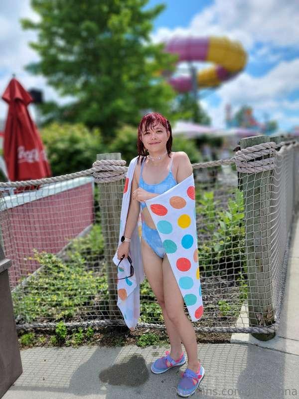 If u saw me at the pool, would u guess I had an Onlyfans🙈🍓