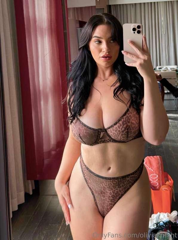 This leopard set won’t last long once you’re inside me 💦