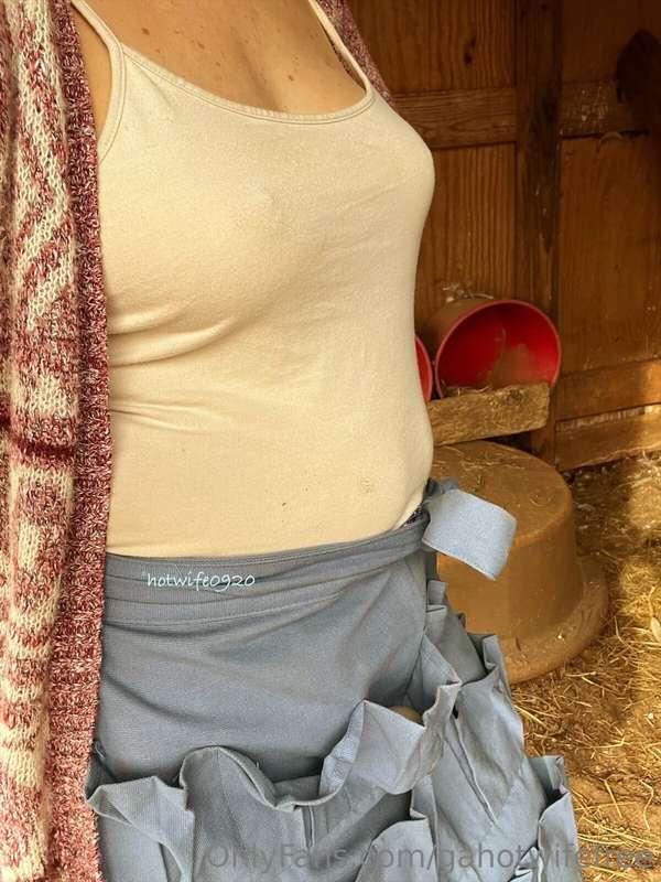 I love farm life! I really want to add mini cows to the farm..