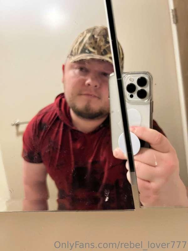 Goin out tonight wish me luck 😜