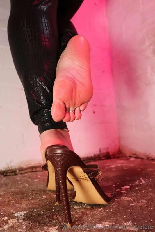 footsiegalore image #11