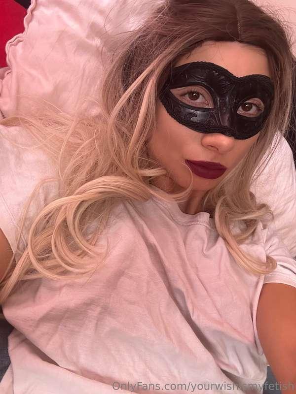My mood? A little playful, a little mysterious 😉
