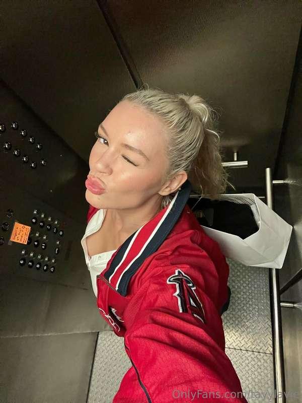 Be my New Years kiss? 💋