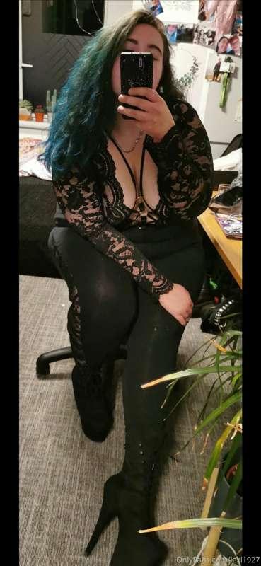 New 7 inch platform heels 😍 anyone want to see any content i..