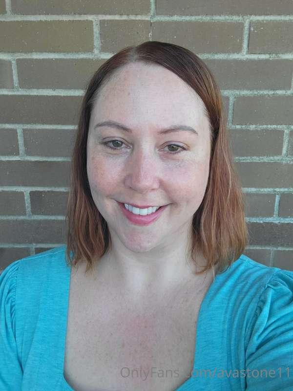 Beach selfie!  Hope you're all having a wonderful week.