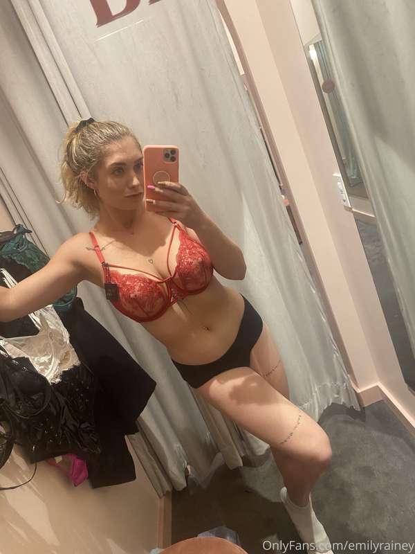 Was so hard to find bras that fit me!!! My boobs kept poppin..