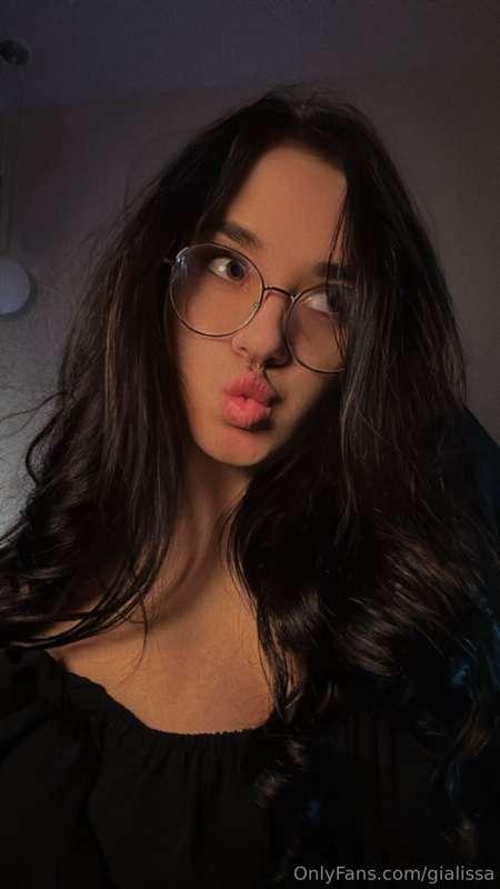 🔥 🔥 🔥
Daddy, I'm so horny and I don't know what to do🫦
Can y..