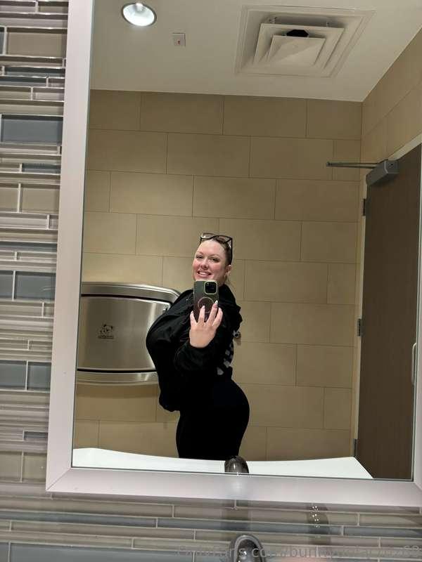 Bathroom selfie 💋
