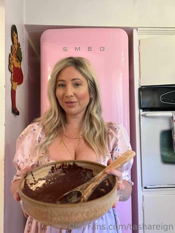 Baking something 🌞