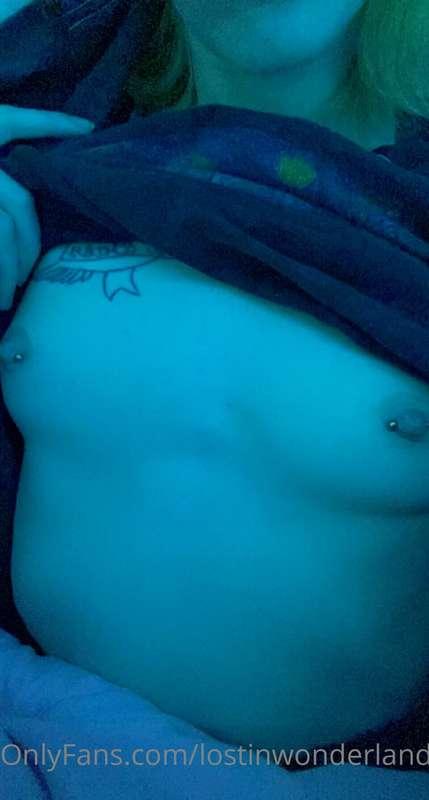 Do you like the way the blue light brings out the rings?