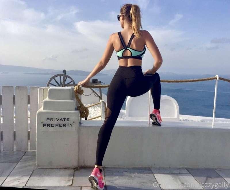 Take me back to Santorini!! 
If you could go anywhere in the..