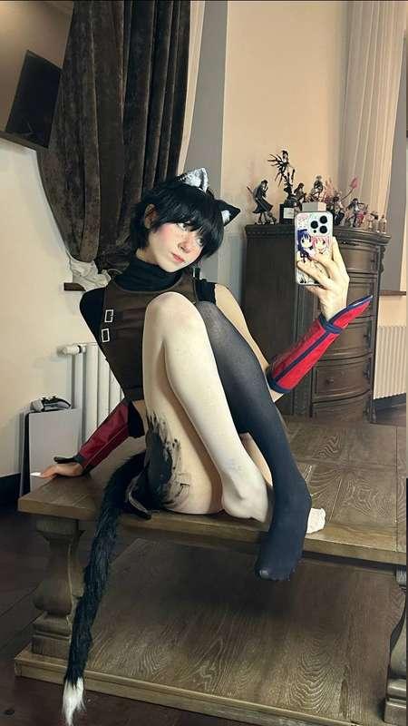 new cosplay !! if you like it, scratch my ear =^-^= and then ill take y to the dungeon and feed y delicious :33
#cosplay #catgirl #anime #cute #young #teen 