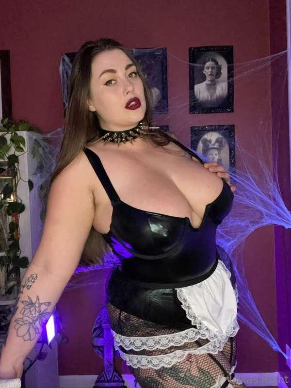 This is going out to all the naughty, filthy boys who missed..