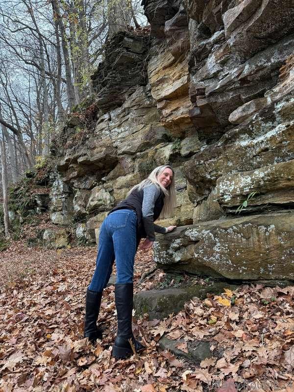 Would you bend me over on this hiking trail? 