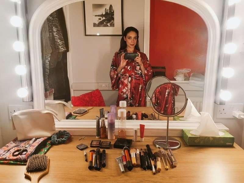 Behind the scenes in the dressing room at my shoot the other..