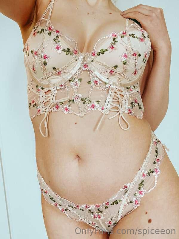 Hi there. I miss you 😘 believe it or not this it me with sel..