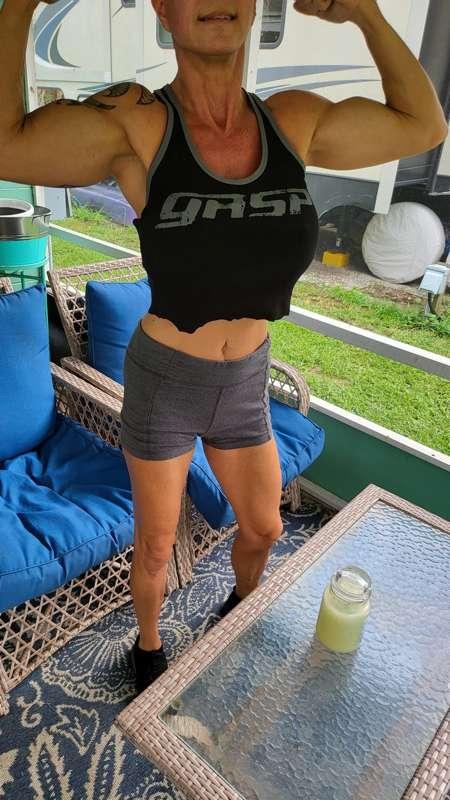 Some quick workout pics to start the day.