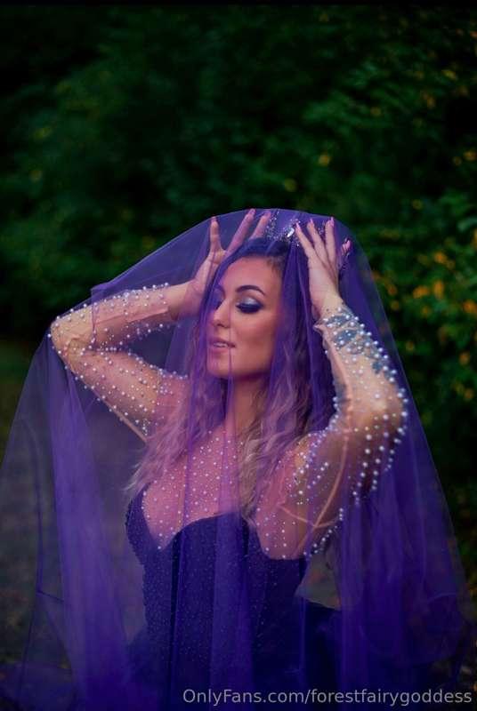 Happy Halloween babes 💀💜
I have a special sale today! If you..
