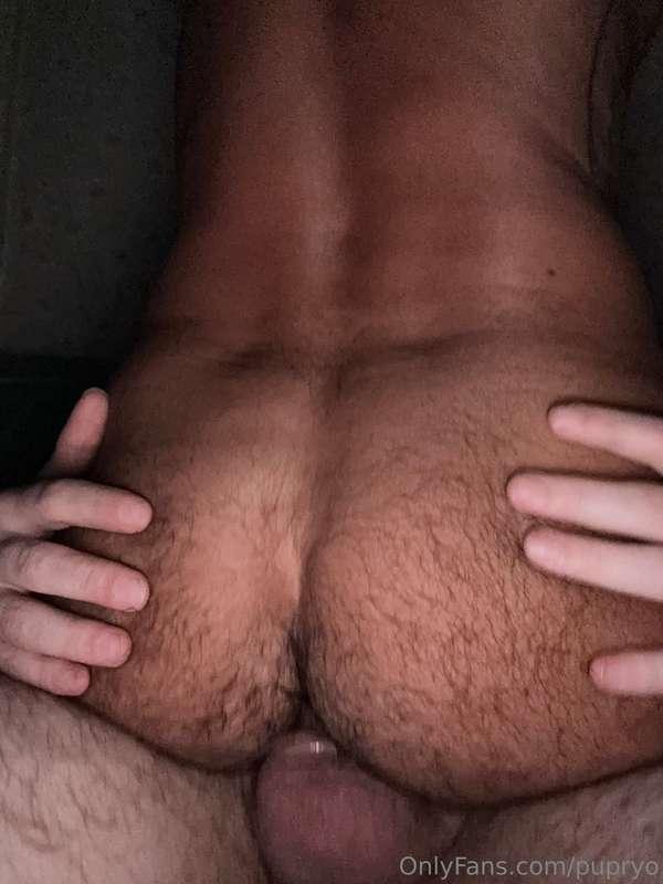 Only got a couple pics, but fuck, the huspup’s bone feels so..