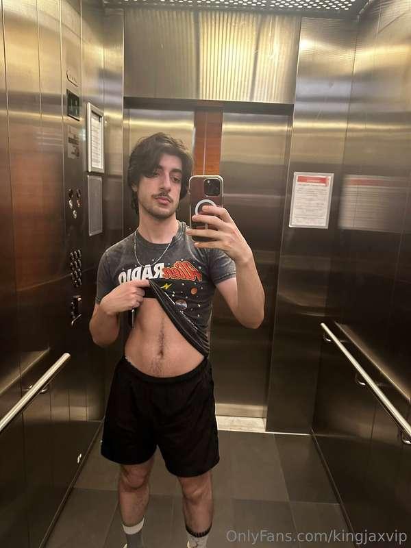 kingjaxvip image #0