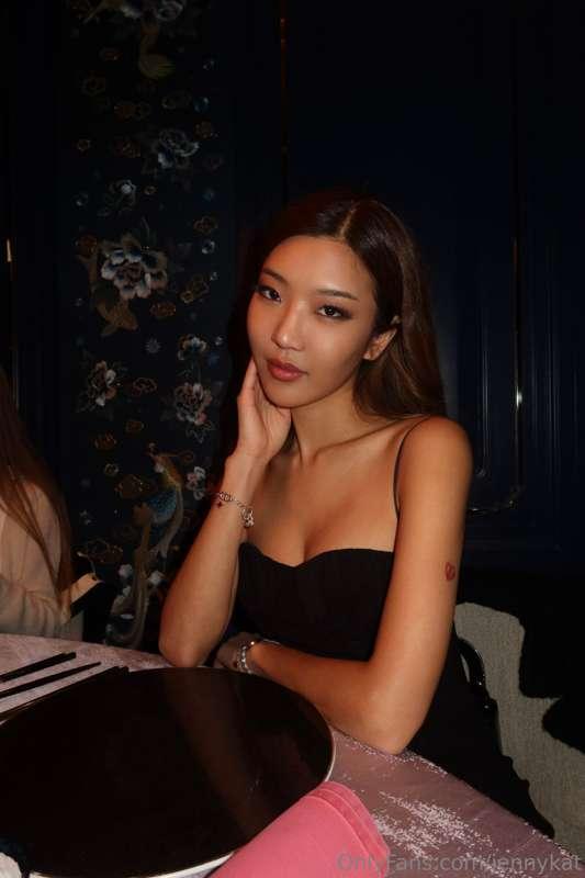 Beauty like this deserves a reward 🤭 Tipping would show u re..