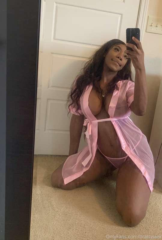 Should I remove my panties 😩🤪 check your DM to see.
